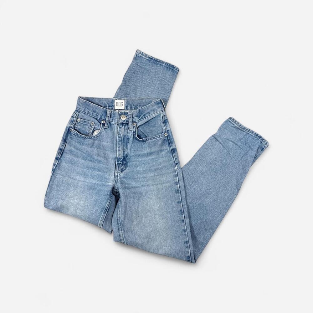 High waisted baggy straight leg lightwash - size 24” from BDG